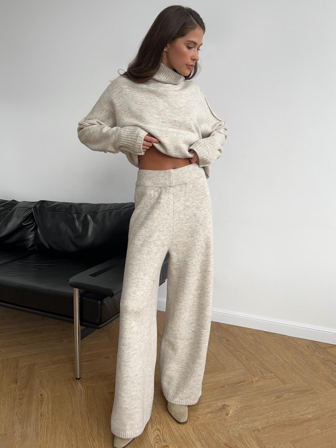 Fee | Set aus schlichtem Rollkragenpullover und Strickhose 